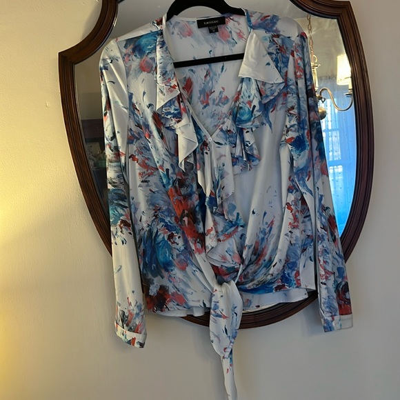 Karen Kane Women's Blue and White Blouse Ruffled and Tied Front Size Medium EUC - Picture 2 of 8